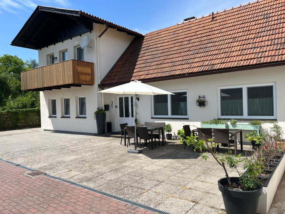 Danner Familien-Ferienwohnungen Schoerfling Am Attersee 外观 照片
